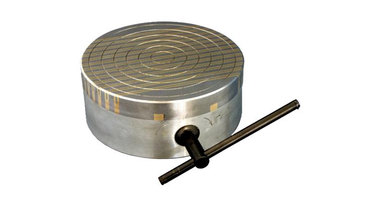 Permanent magnetic round chuck adhesive force 80 N/cm2 bore 4xM8 dia. 250