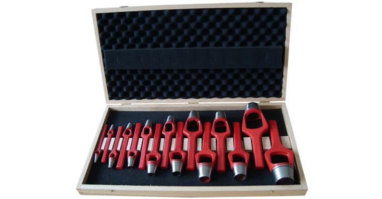 Leather wad punch set, 15 pieces, 2-30 mm in wooden box