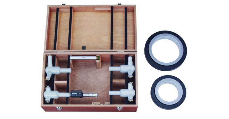Digital 3-point internal micrometer set 100-200 mm IP65 7 pieces