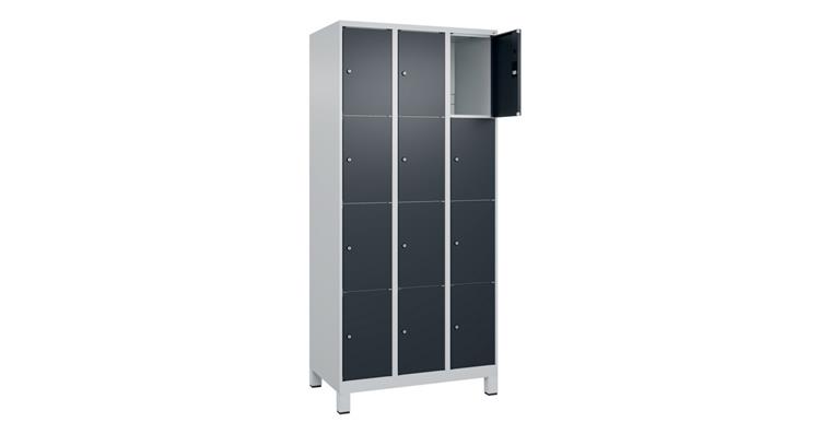 Schließfachschrank Classic PLUS, Füße, 12 Fächer, 1950x900x500mm RAL 7035/7016